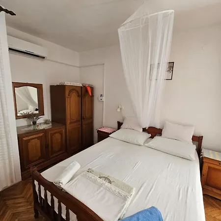 Nestor Tribunj (Sibenik-Knin)