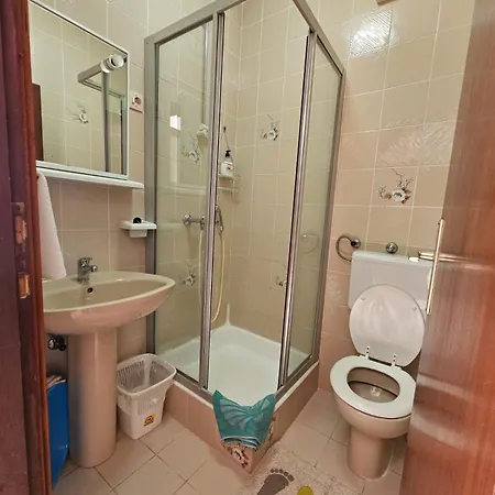Nestor Apartment *