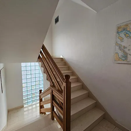 Nestor Apartment *