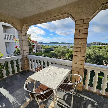 Nestor Apartamento Tribalj