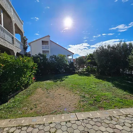 Apartment Nestor Tribunj (Sibenik-Knin)