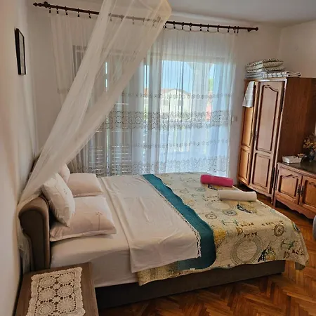 Nestor Tribunj (Sibenik-Knin)