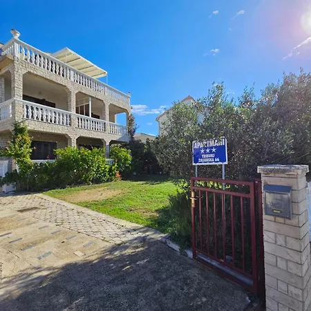 Apartment Nestor *